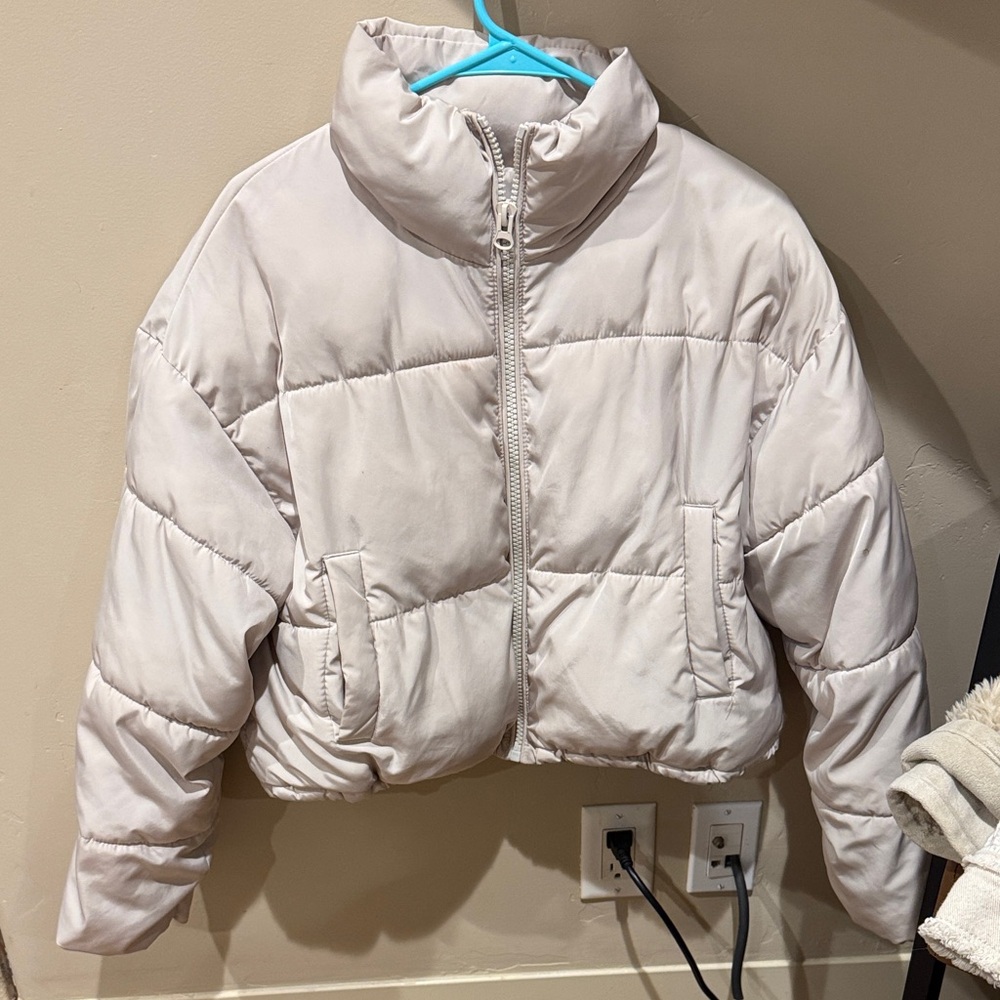 Divided Off-White Puffer Jacket